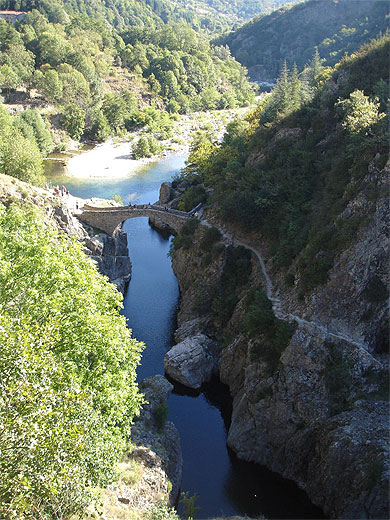 Le pont du diable à Thueyts Le pont du diable à Thueyts