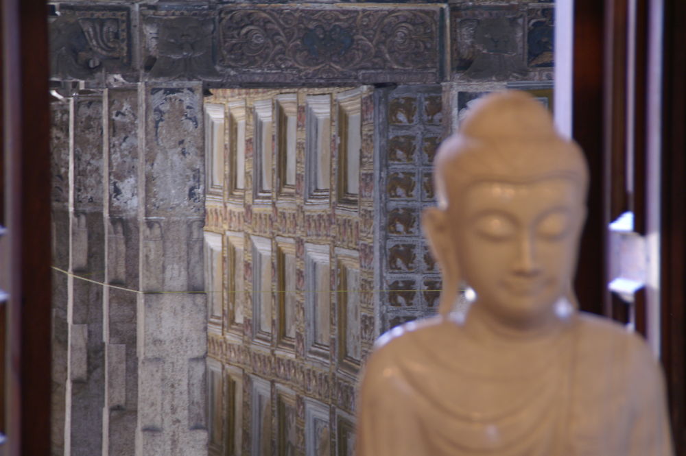 Dans une salle du Temple de la Dent