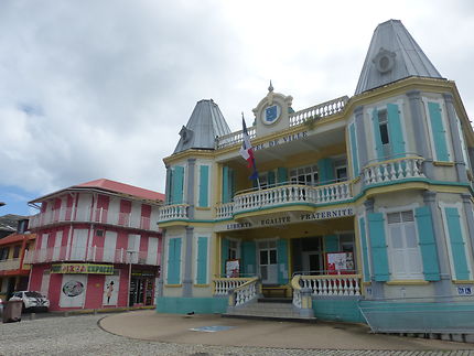 Joli Hôtel de Ville du Moule en Guadeloupe