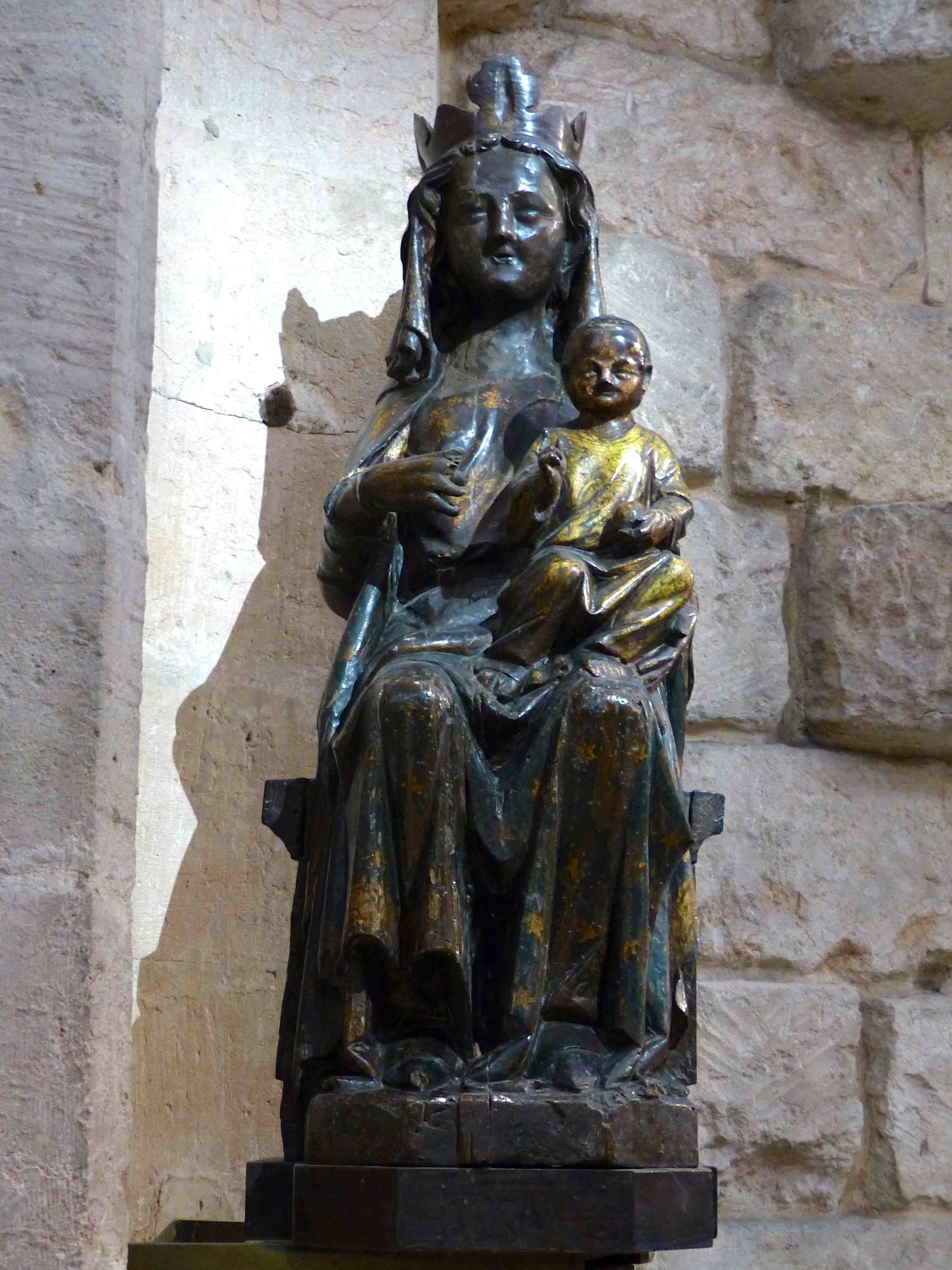 Abbaye Saint Victor - Crypte Vierge à l'enfant