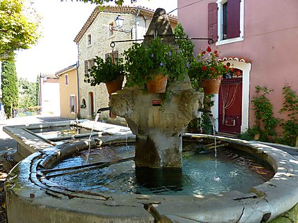 Fontaine à Buisson