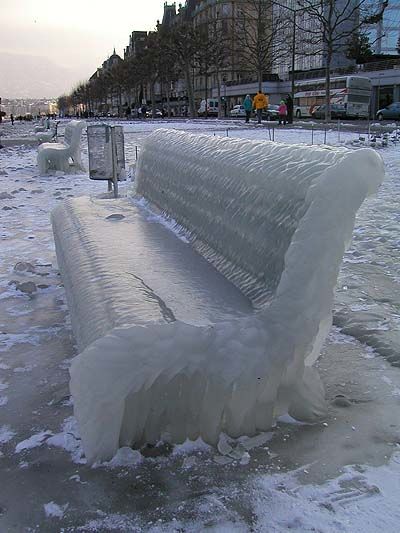 Banc gelé à Genève
