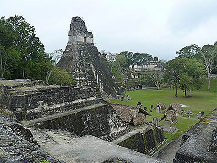Tikal - La plaza mayor