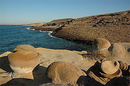 Les rochers de Limnos à Myrina