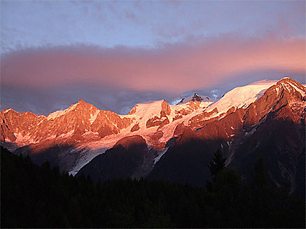 Coucher de soleil sur le massif du Mont Blanc