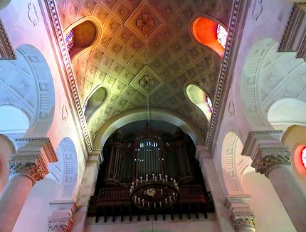 Église Sainte-Anne de la Butte-aux-Cailles