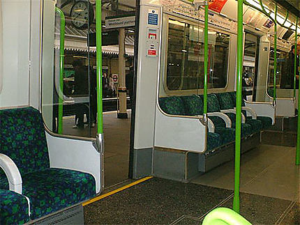 Londres : intérieur de métro