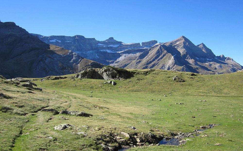 Les sommets du Cirque vus du Plateau d'Alans