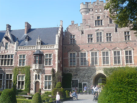 Château de Gaasbeek, près de Bruxelles Château de Gaasbeek, près de Bruxelles