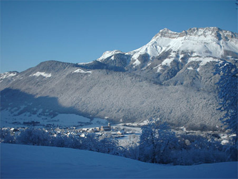 Le village de Jarsy sous la neige