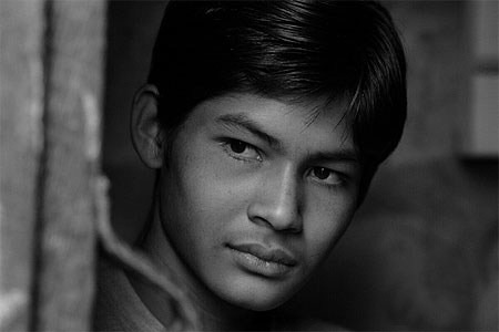 Jeune homme birman originaire du Bangladesh Jeune homme birman originaire du Bangladesh