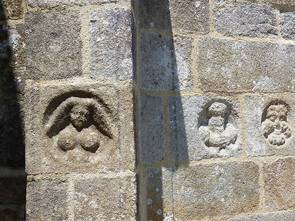 Sculptures extérieures de Notre Dame de Bodilis 