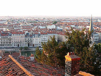 Les toits de Lyon au petit matin