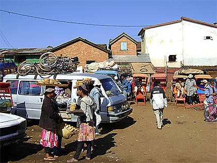 Dans la gare routière d'Antsirabe
