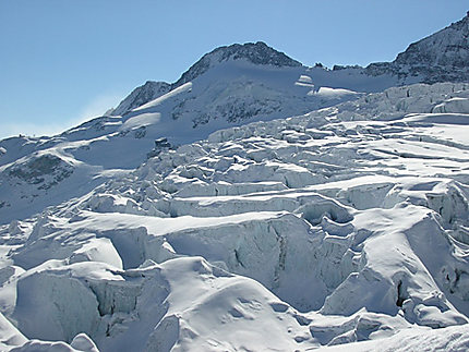 Glacier enneigé