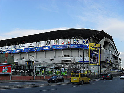 Sükrü Saraçoglu Stadyumu