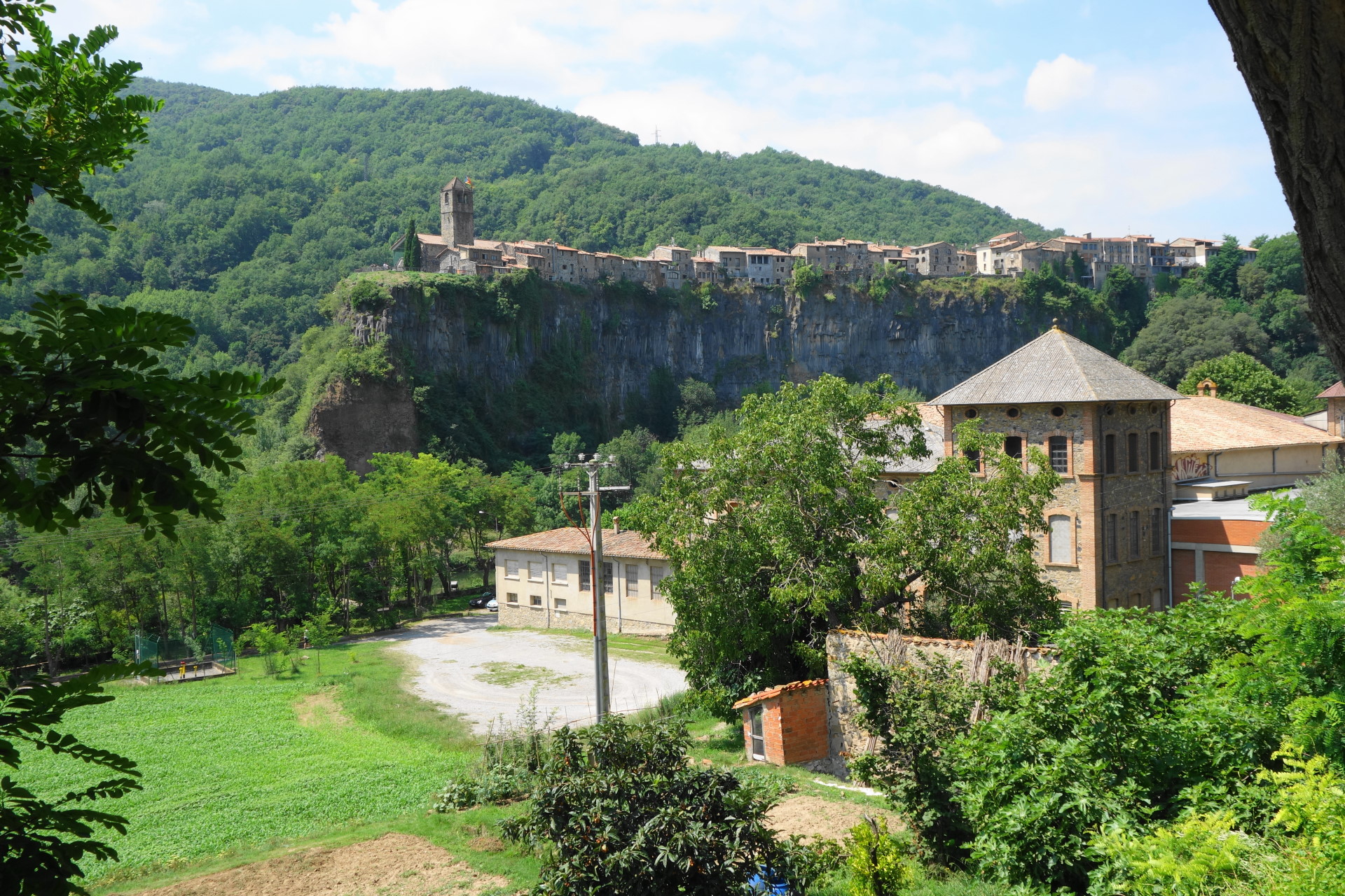 Le village de Castellfolit de la Roca Le village de Castellfolit de la Roca