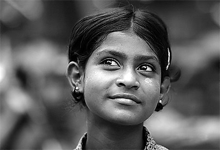 Jeune fille birmane d'origine indienne