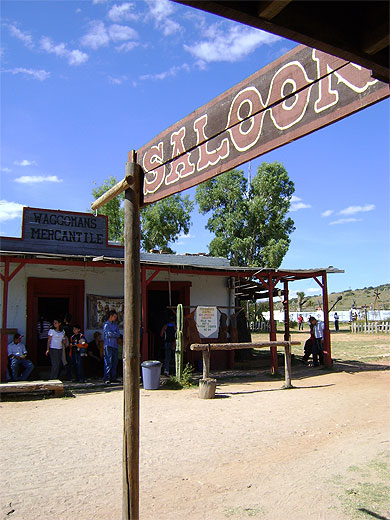 Saloon Saloon