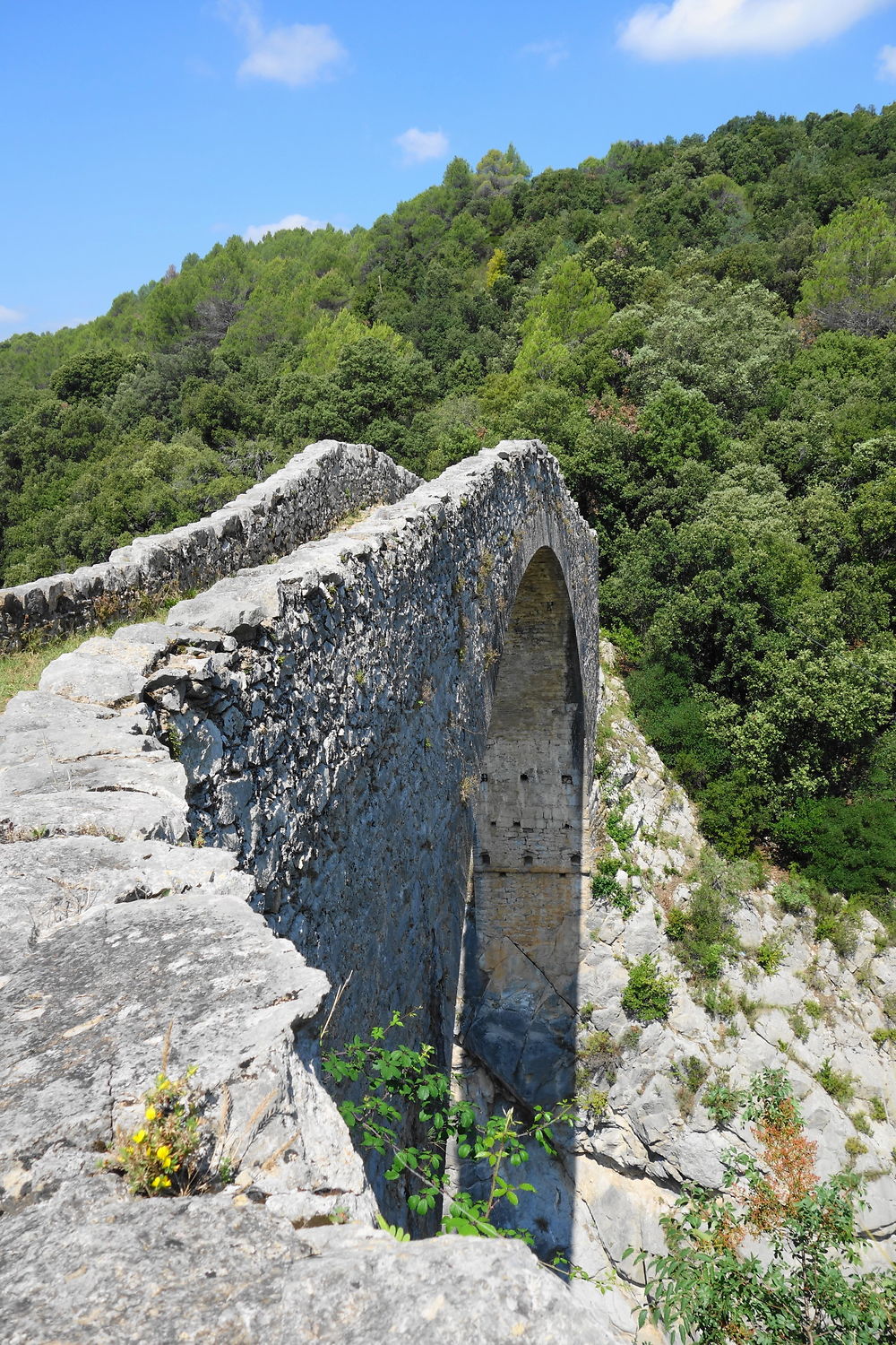 La vieille route sur le pont