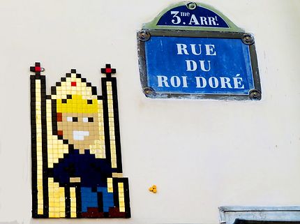 Street art (Invader) Rue du roi doré