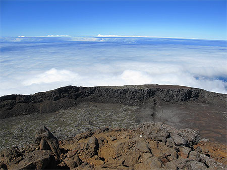 Vue depuis le sommet du Pico (2351 m) Vue depuis le sommet du Pico (2351 m)