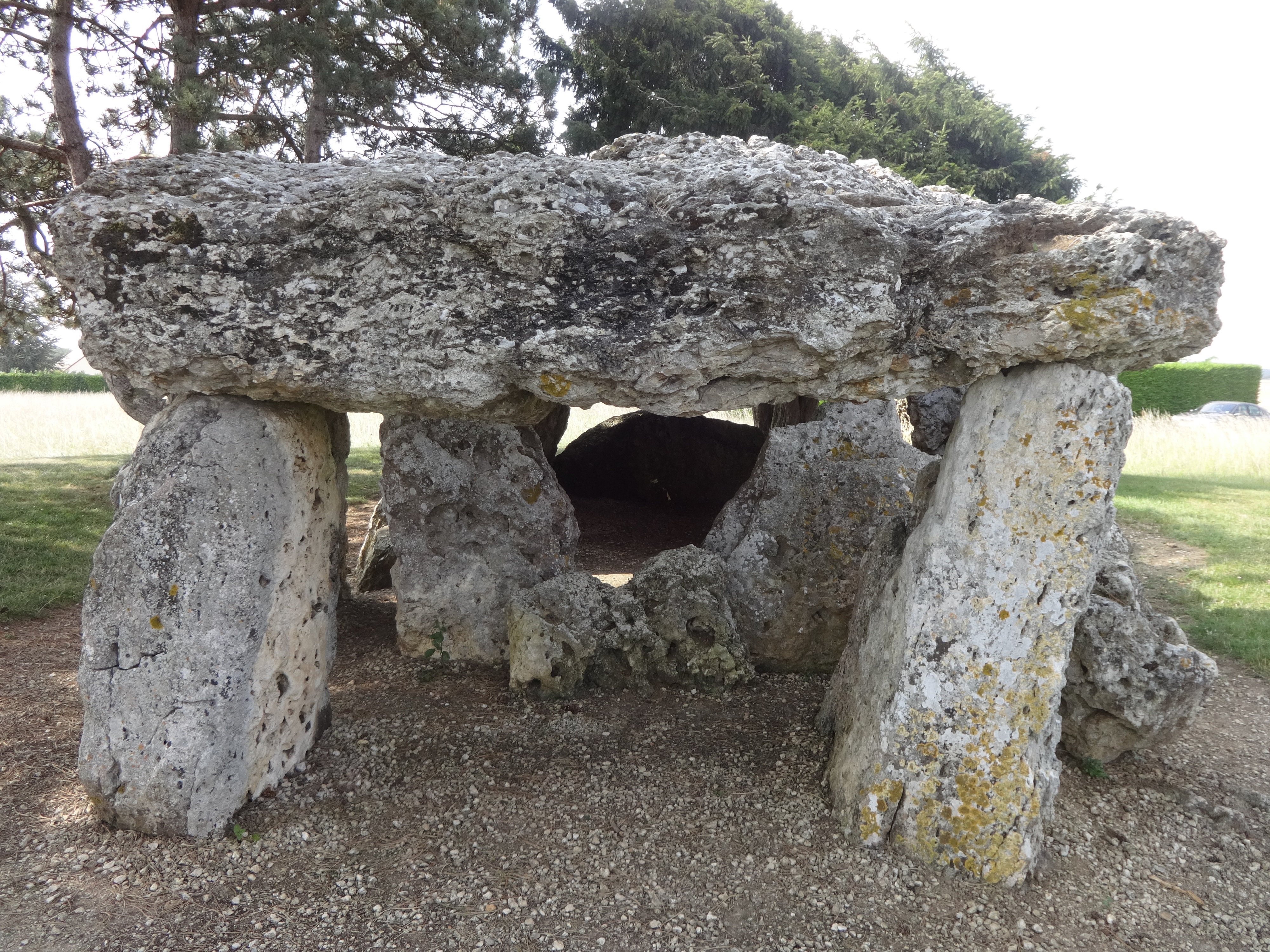 Dolmen de la Pierre Levée Dolmen de la Pierre Levée