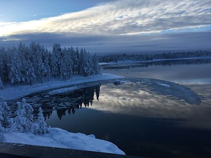 Crépuscule en Laponie finlandaise