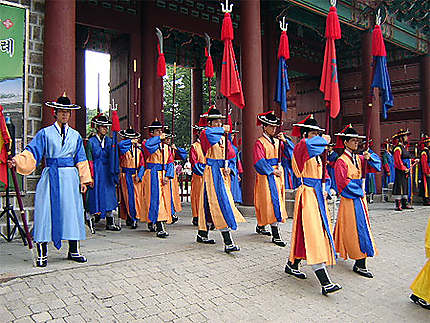 Relève de la garde - Palais Deoksu-gung
