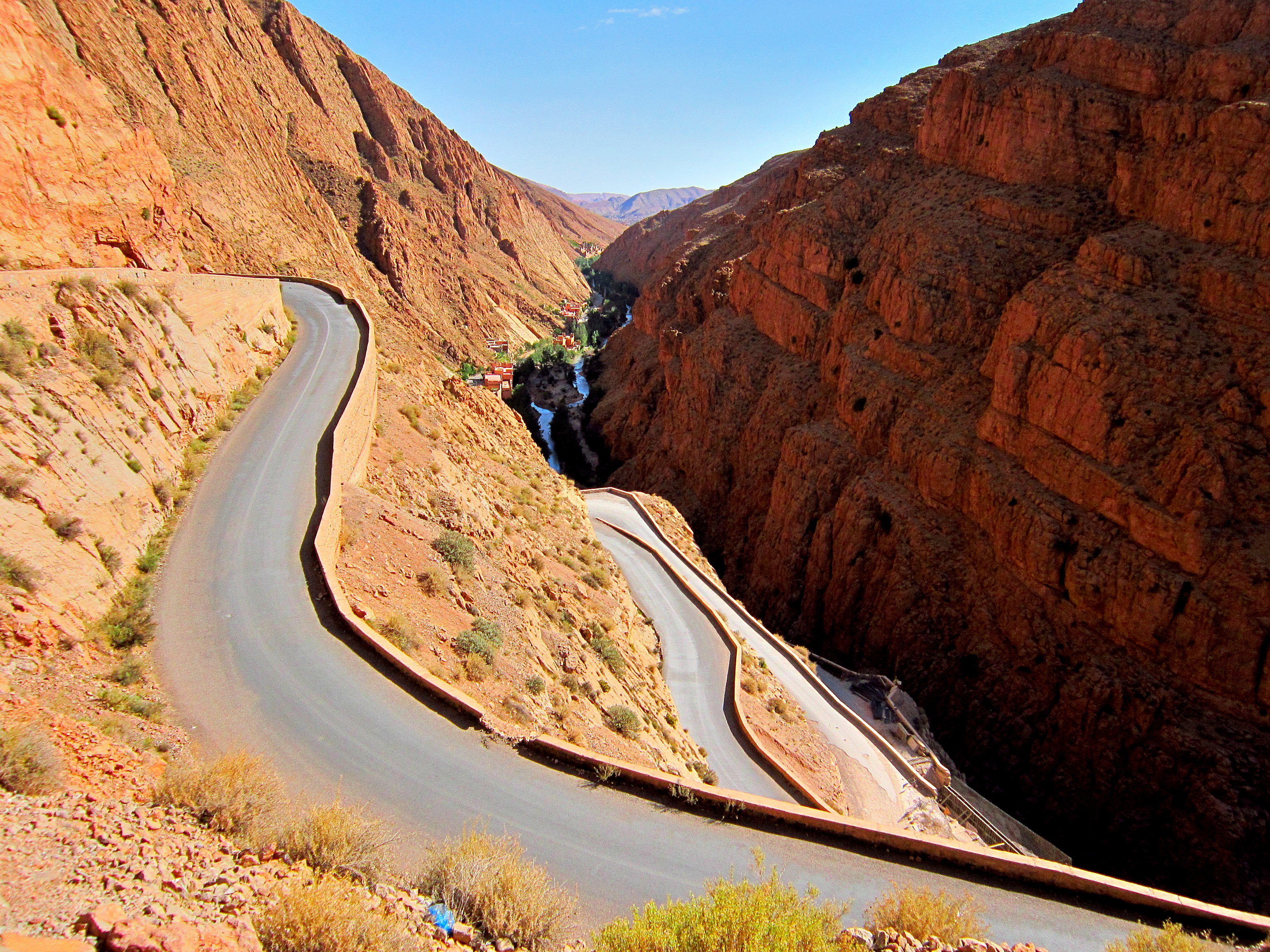 Route sinueuse au Maroc Route sinueuse au Maroc