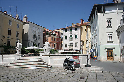 Une belle place à Piran