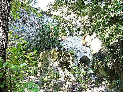 Vieux moulin à huile à Ogliastro