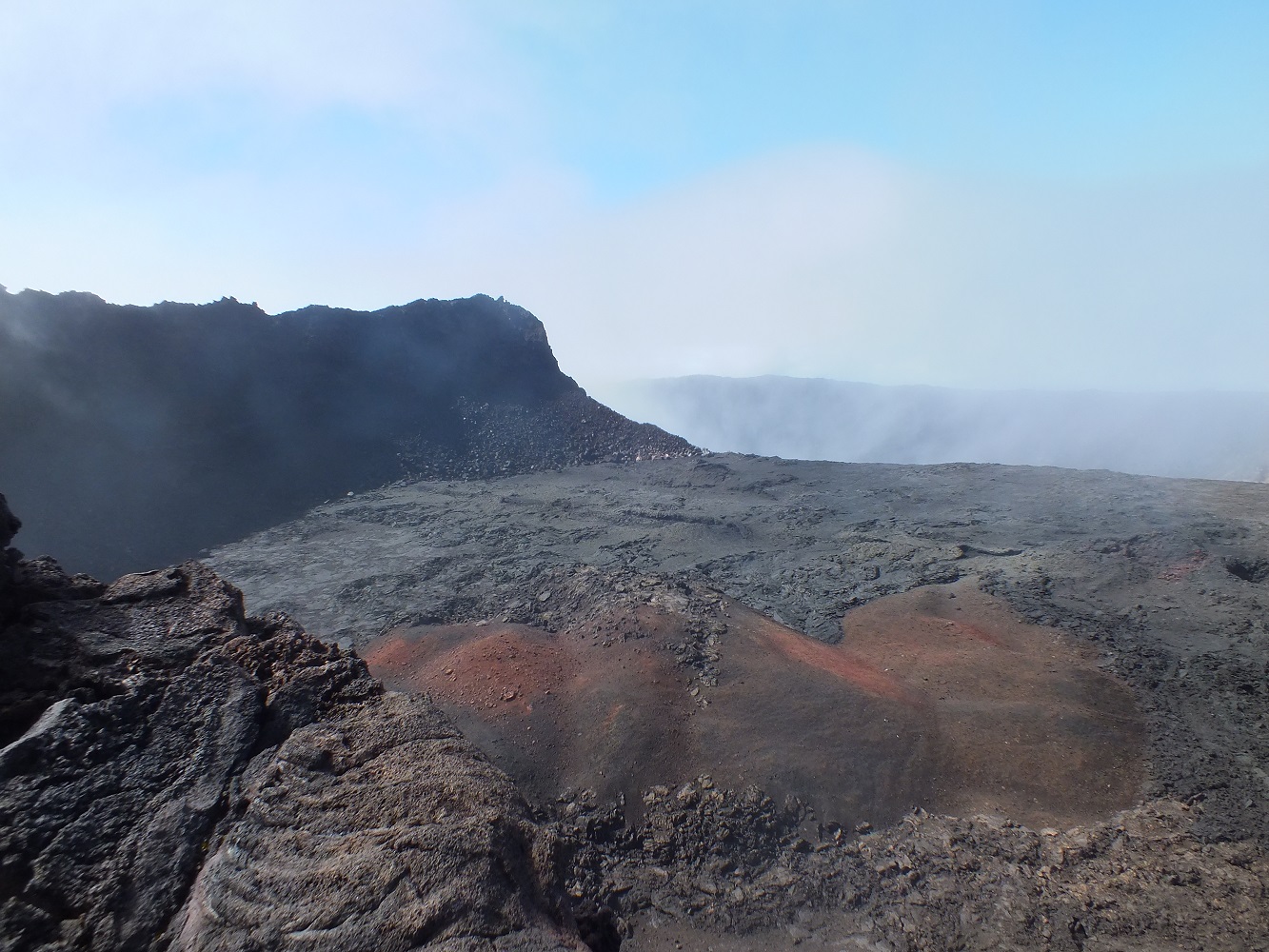 crat-re-bory-volcans-montagne-piton-de-la-fournaise-cirques-et