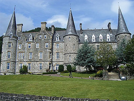 Château sur le Loch Achray