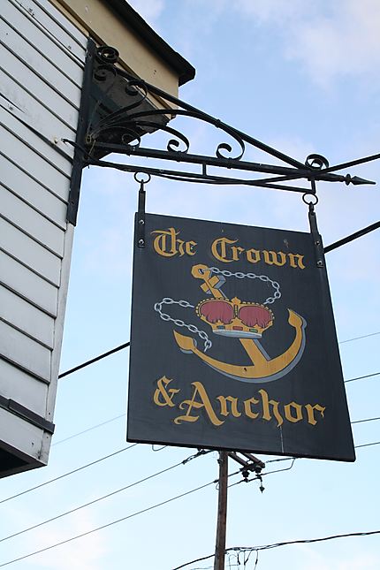 Crown and anchor