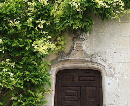 Façade, détail, à Crissay sur Manse Façade, détail, à Crissay sur Manse