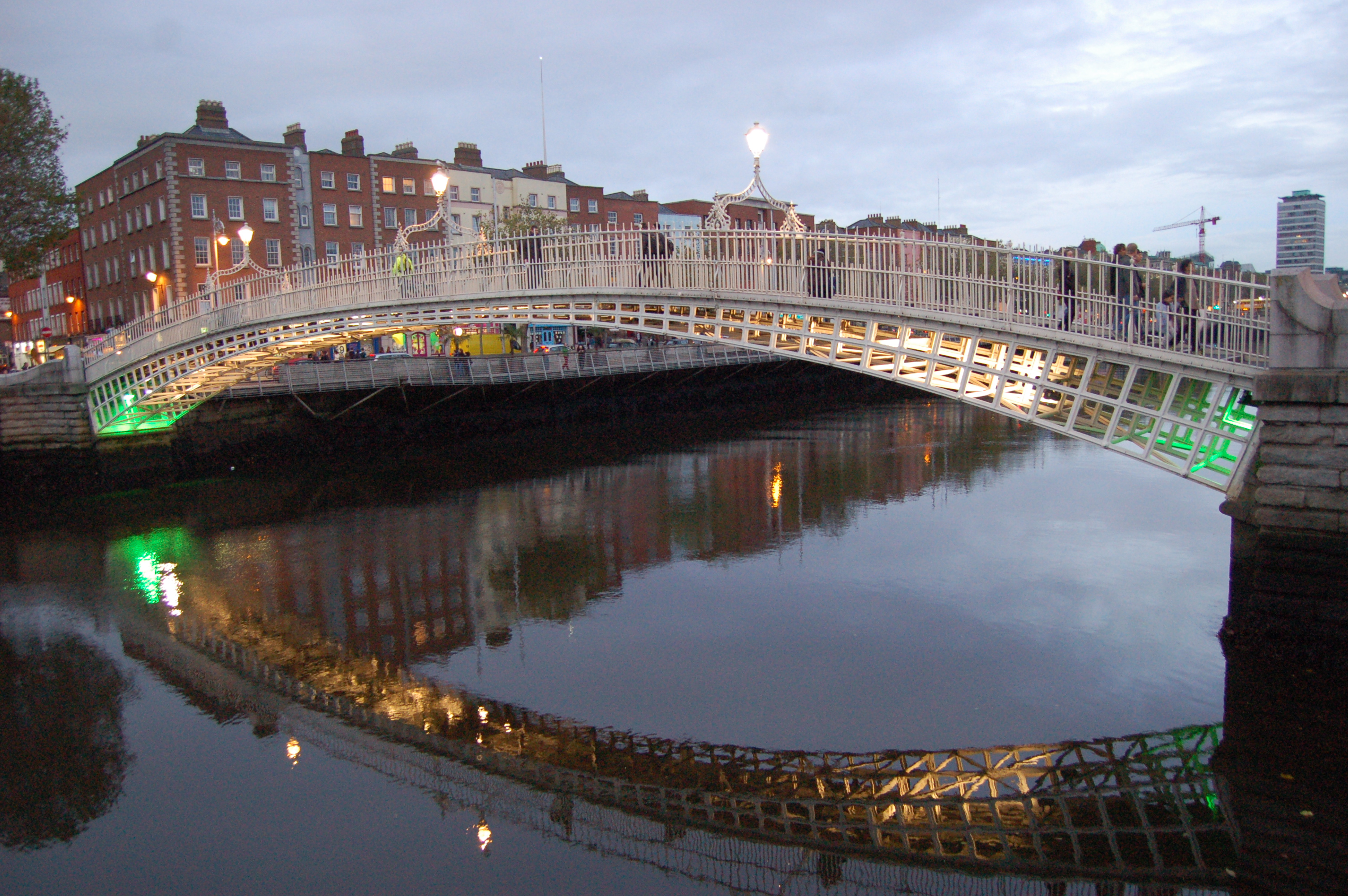 Le pont Ha' Penny, de nuit Le pont Ha' Penny, de nuit