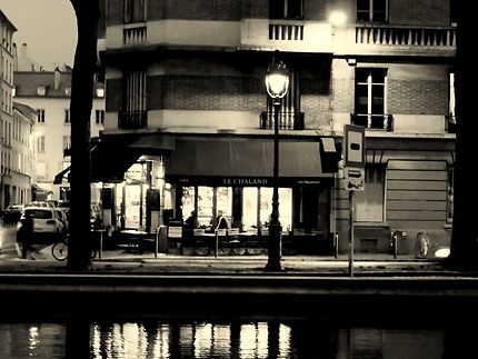 Paris la nuit en hiver, Quai de Valmy