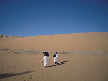 Fin d'un beau voyage dans le désert blanc