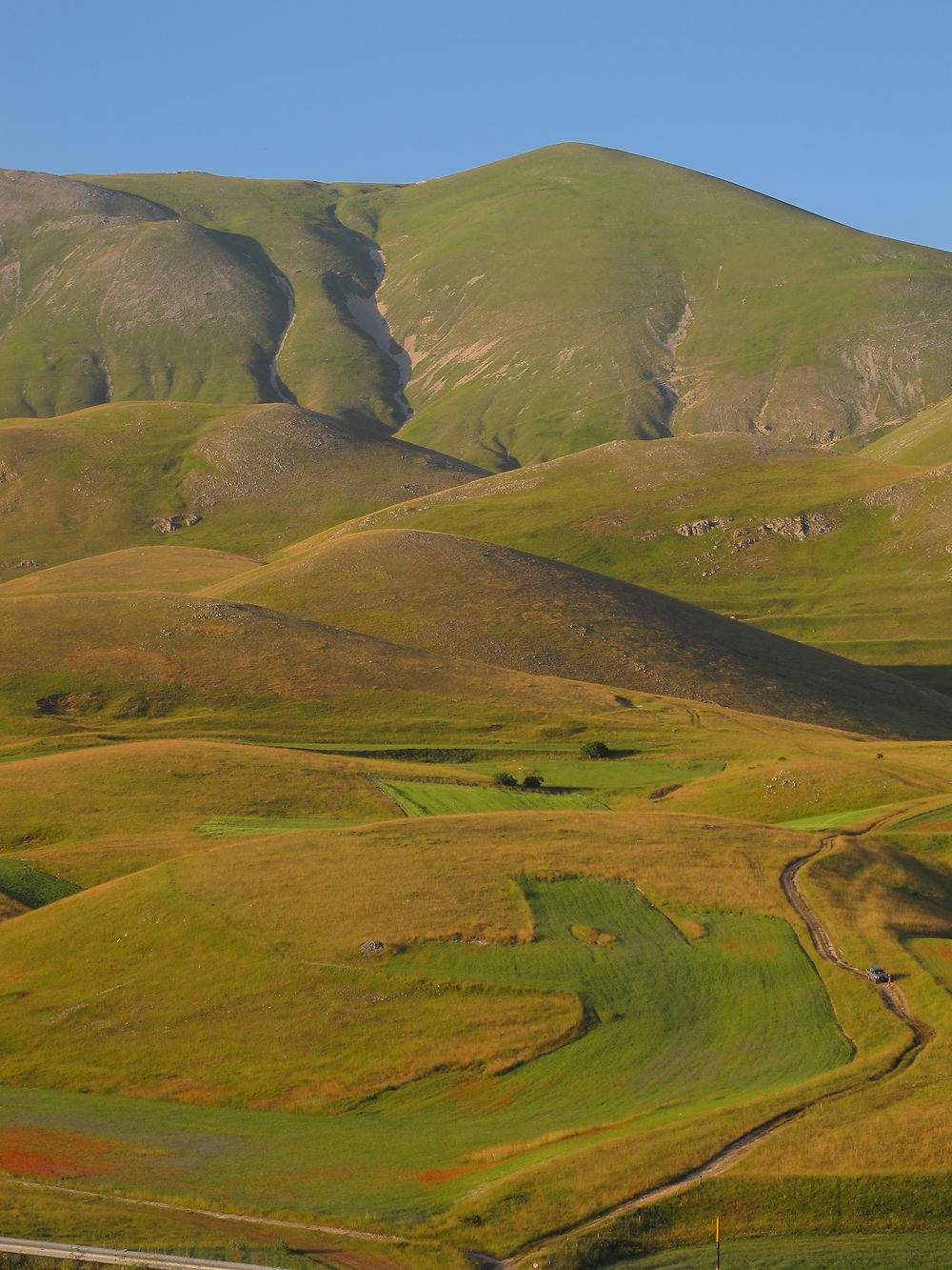 Vue sur les Monts Sibillyns depuis Pian Grande