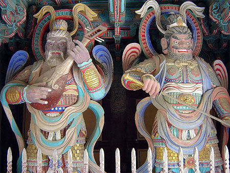 Gardiens du temple du Pays du Bouddha