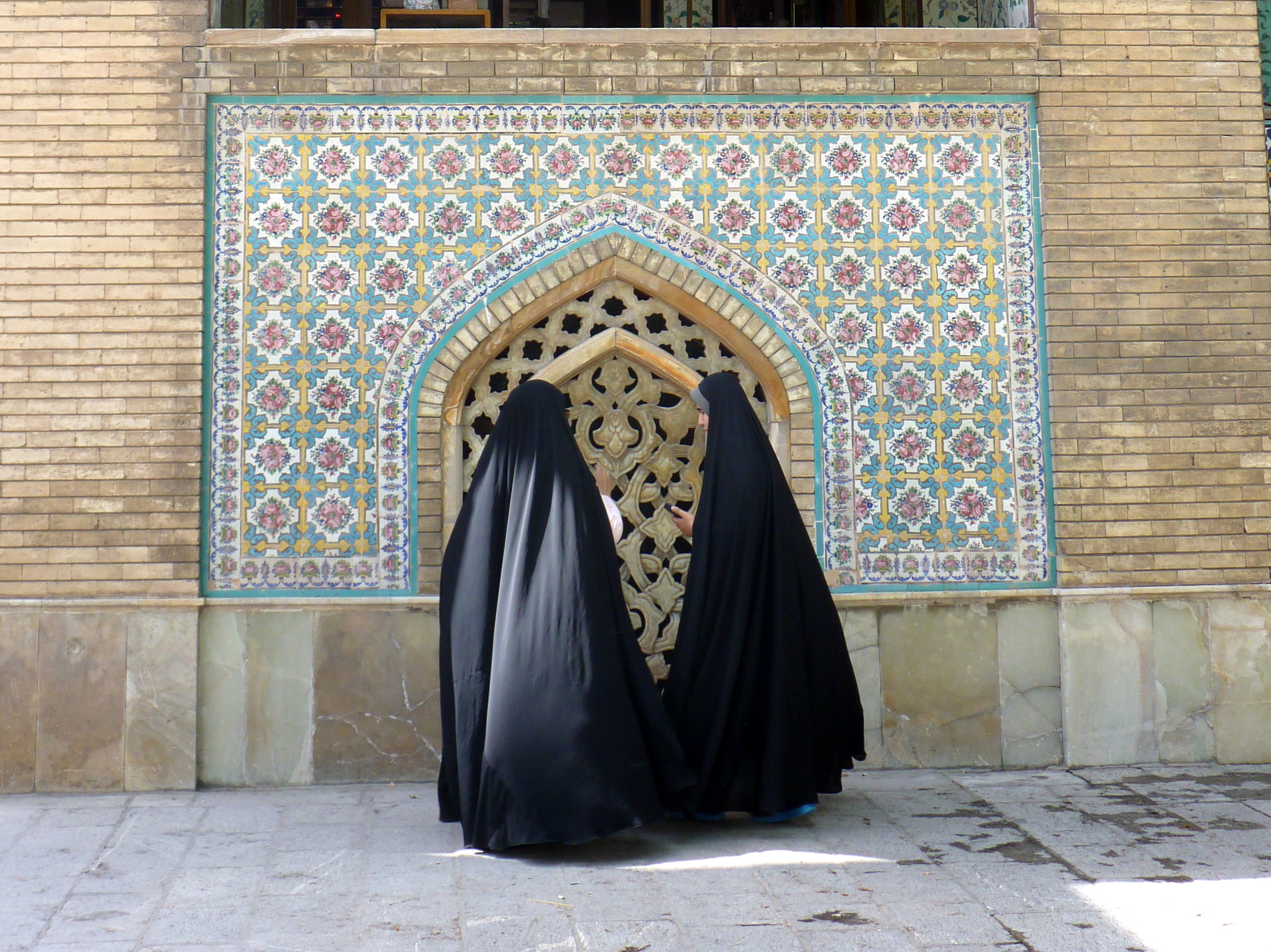 Les voiles dans les jardins du palais du Golestan Les voiles dans les jardins du palais du Golestan