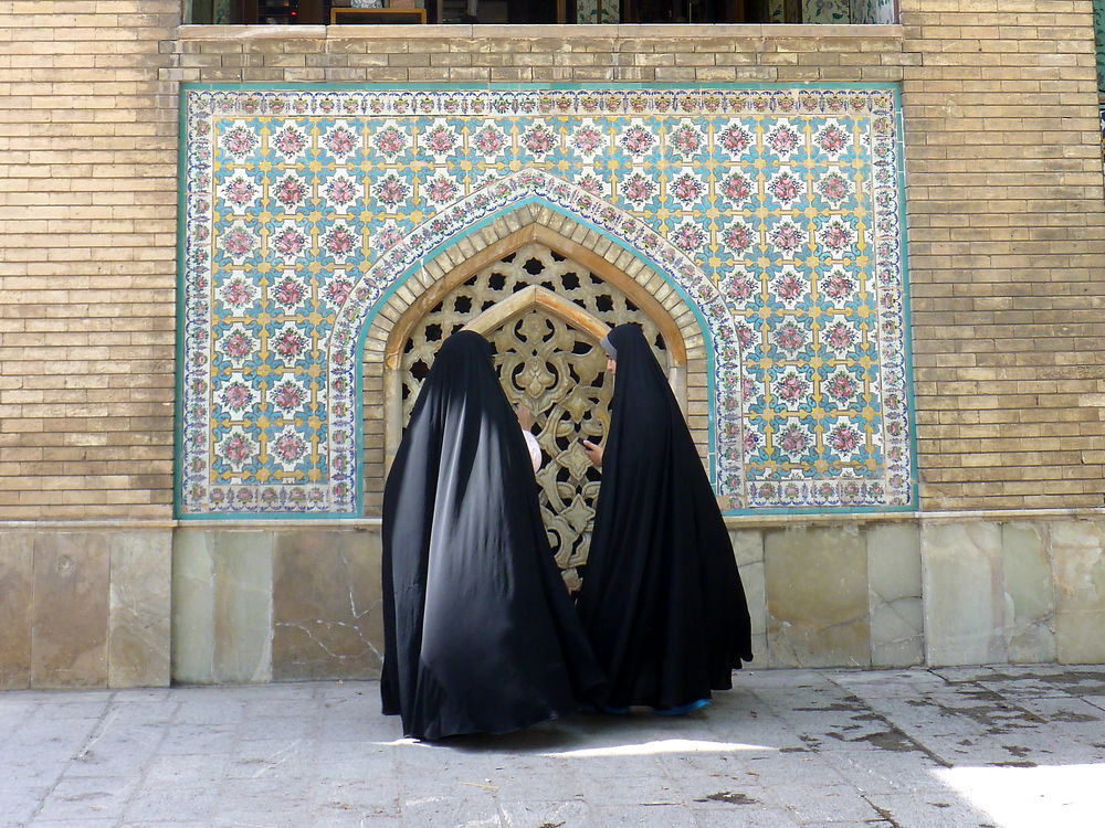 Les voiles dans les jardins du palais du Golestan