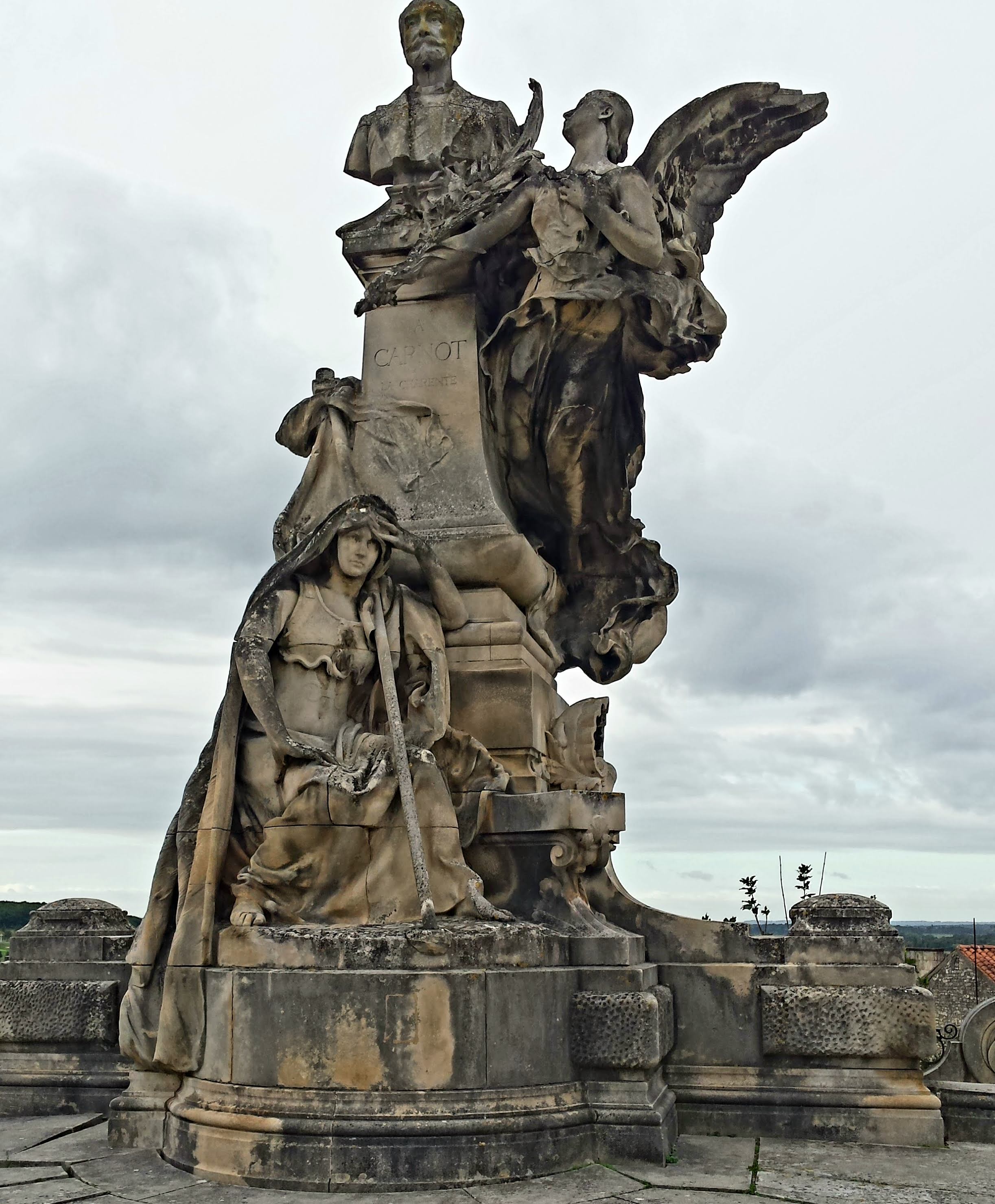 Statue Carnot à Angouleme Statue Carnot à Angouleme