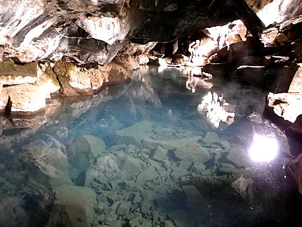 Grotte de Grjotagja
