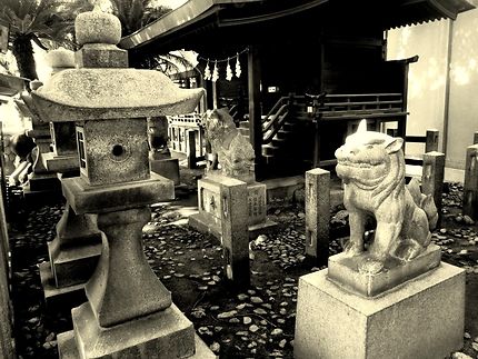 Tenmangu shrine: jardin aux lanternes