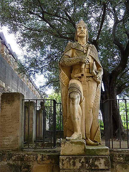 Statue à l'entrée de l'Alcazar
