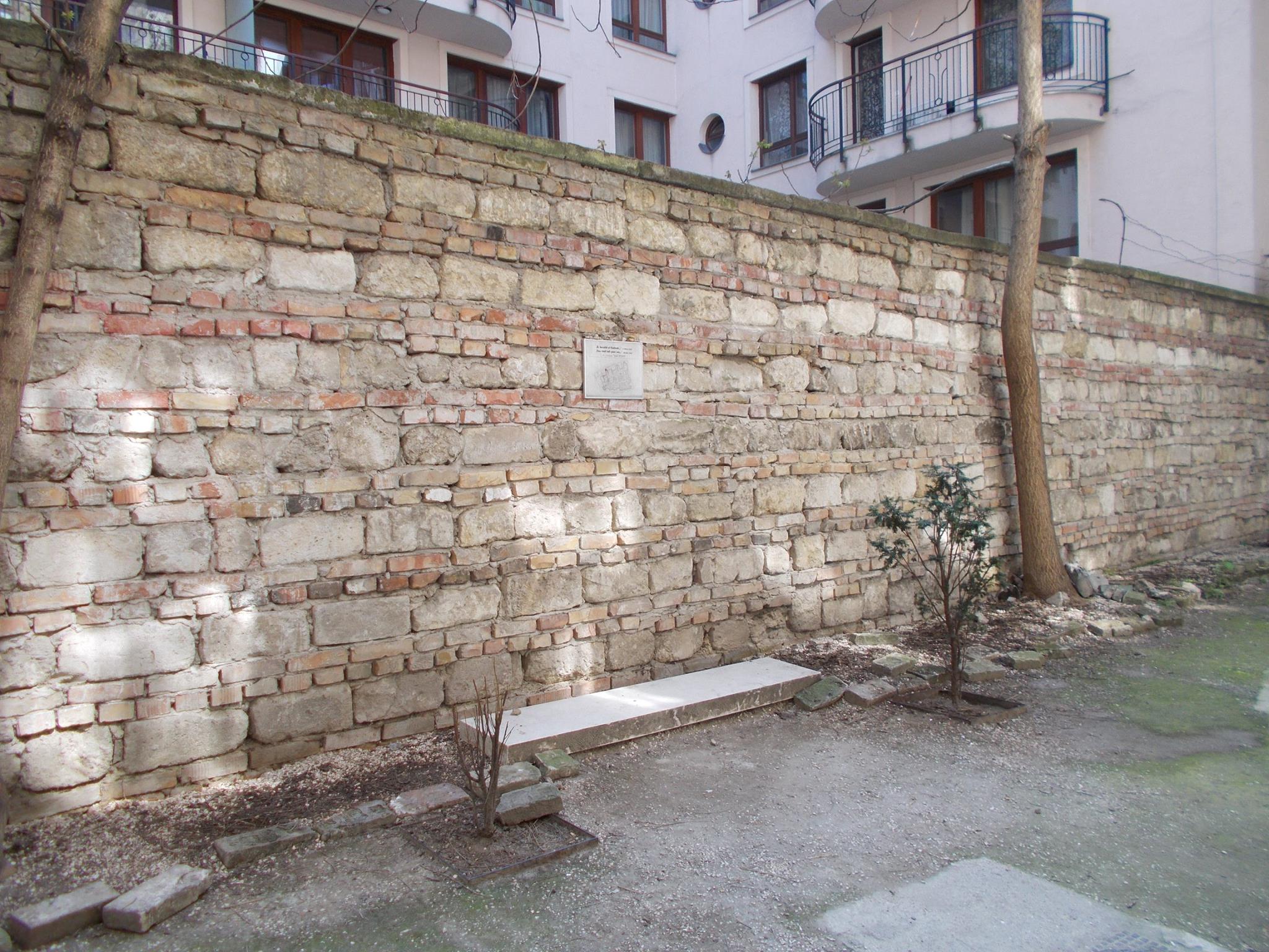 Partie du Mur du Ghetto - Király utca - Porte n°15 Partie du Mur du Ghetto - Király utca - Porte n°15