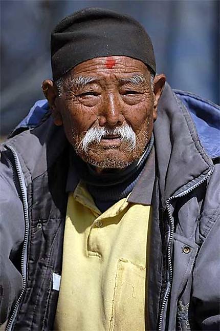 Vieil homme népalais