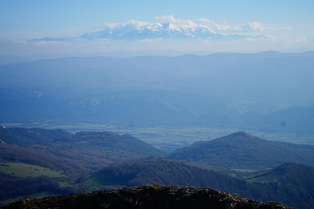 Pic du Canigou vu du Mont Bugarach 